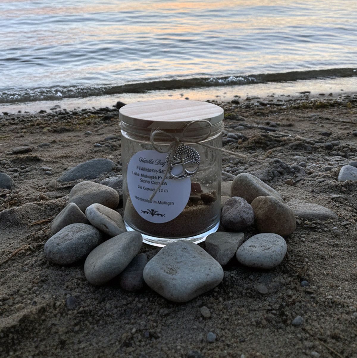 Lake Michigan Pudding Stone Candle – Vanilla Bay Scented Soy Candle | Handmade in Michigan